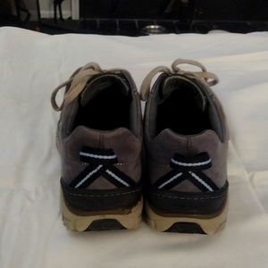 Clark Wave Walk Women's Size 8. Grey and Black